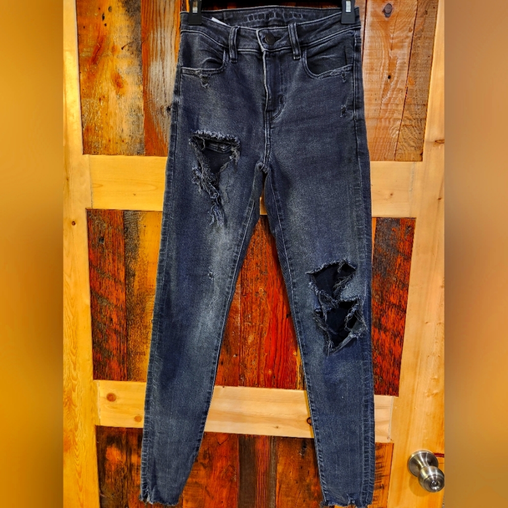 American Eagle distressed jeans